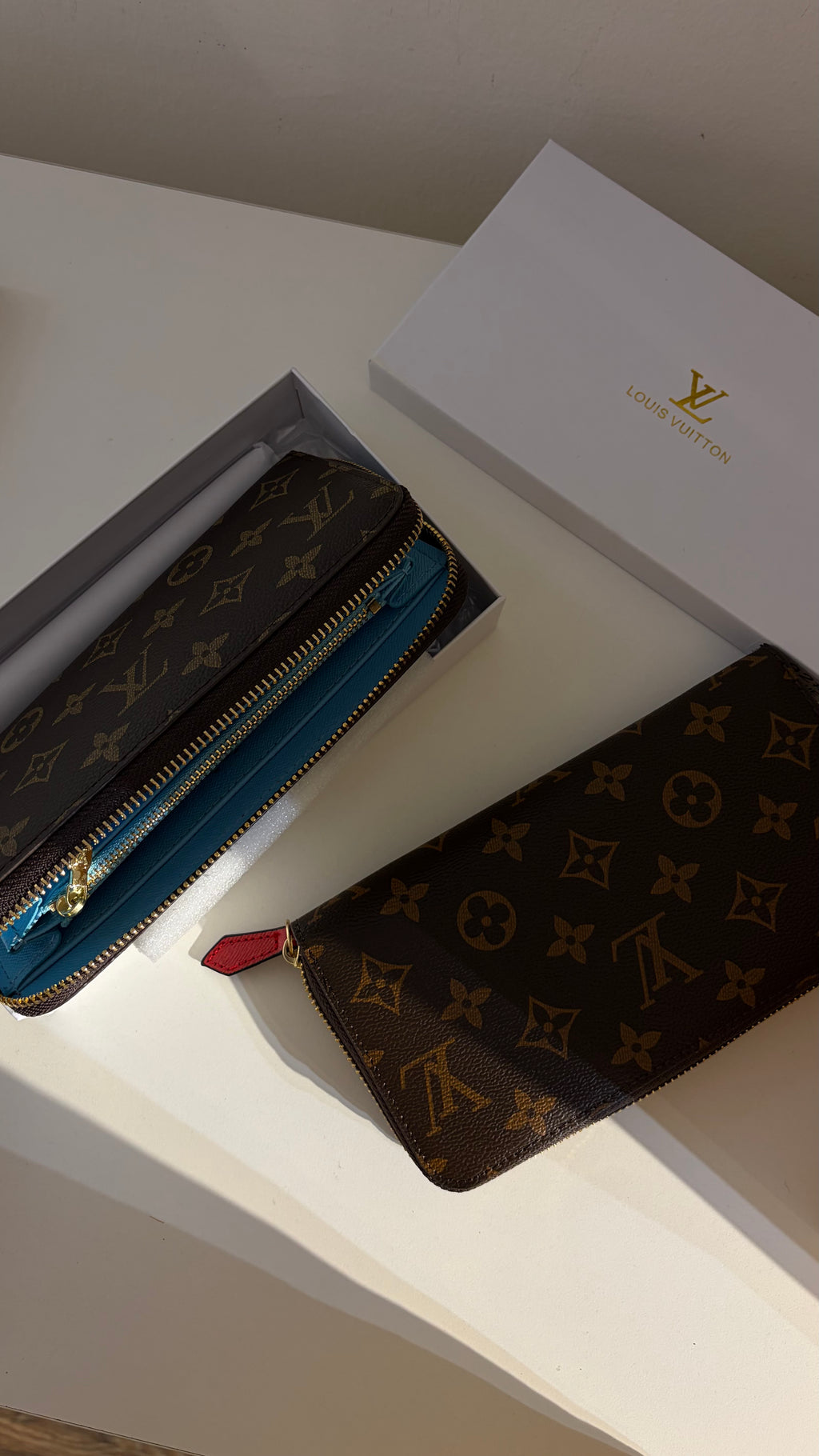 Lv wallets