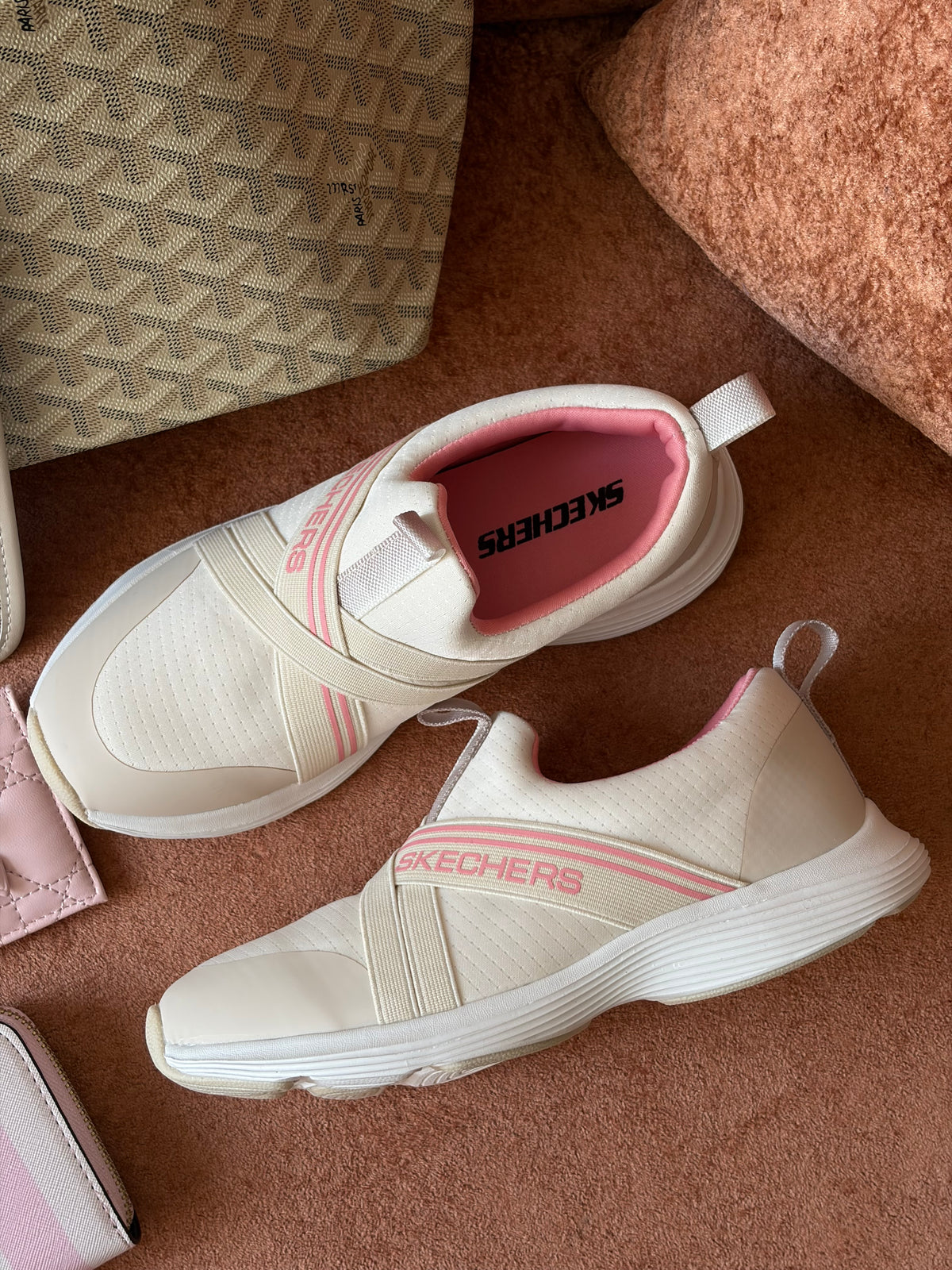 Skechers
