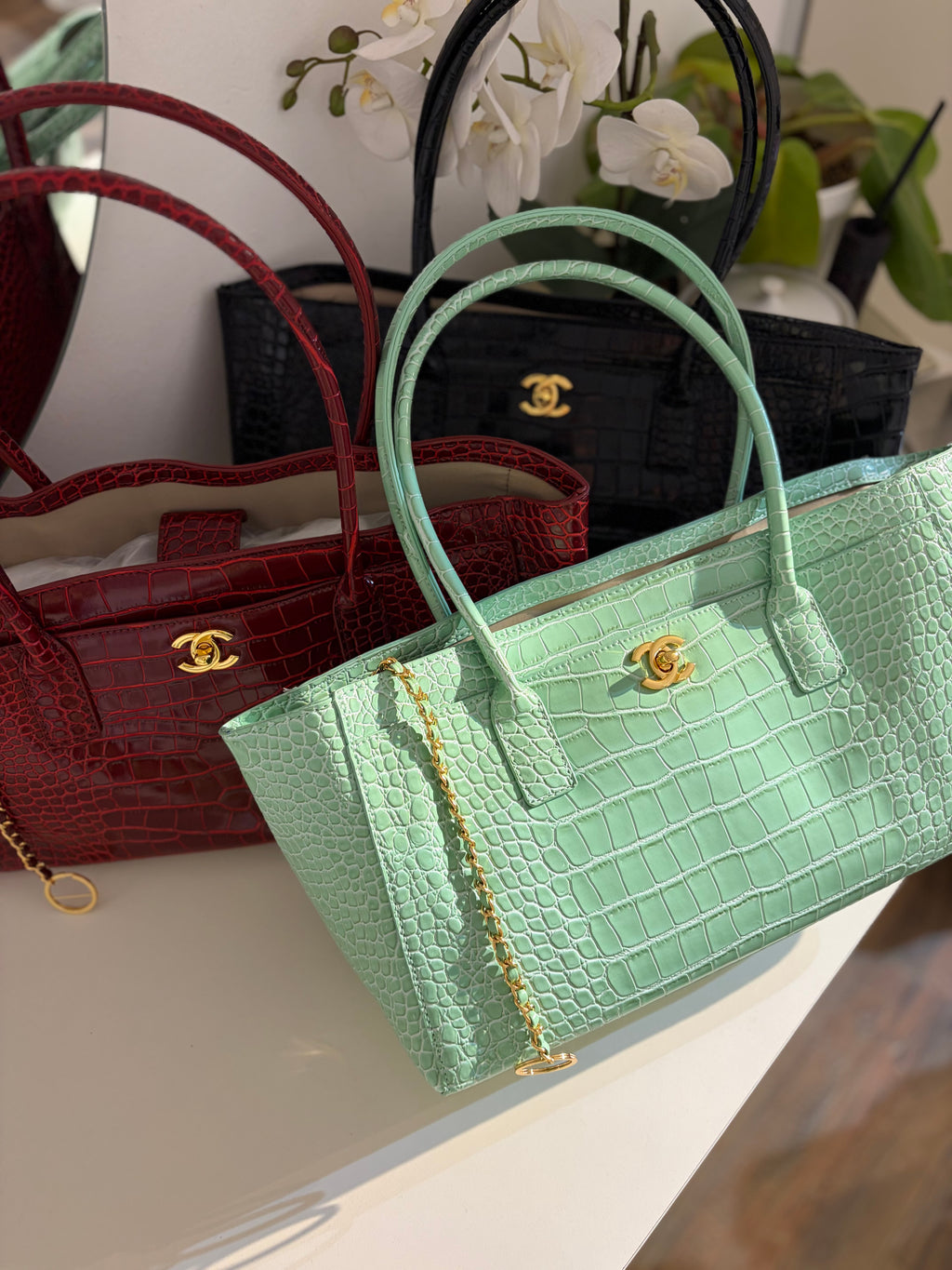 Chanel tote croco