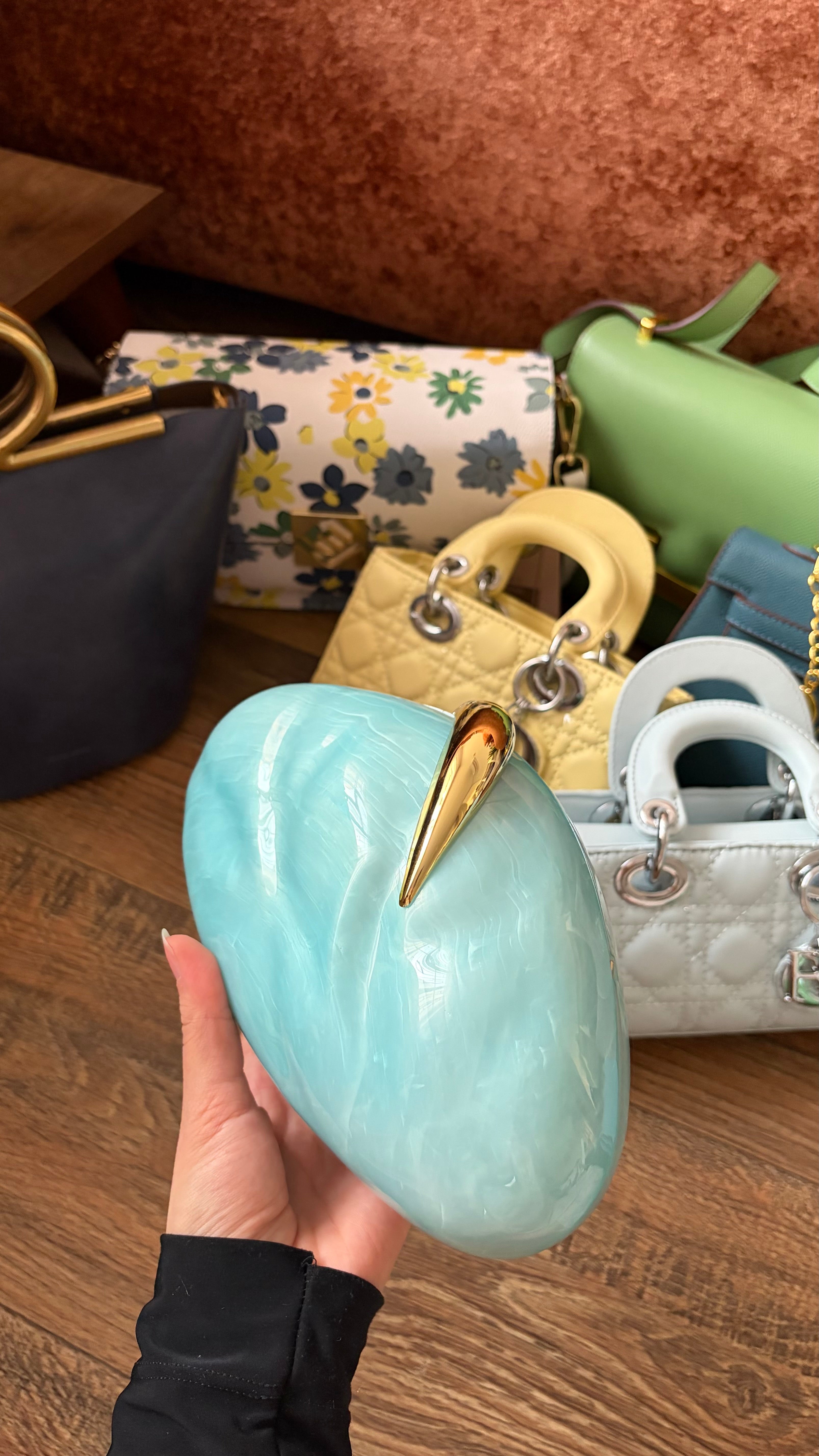 Seashell clutch
