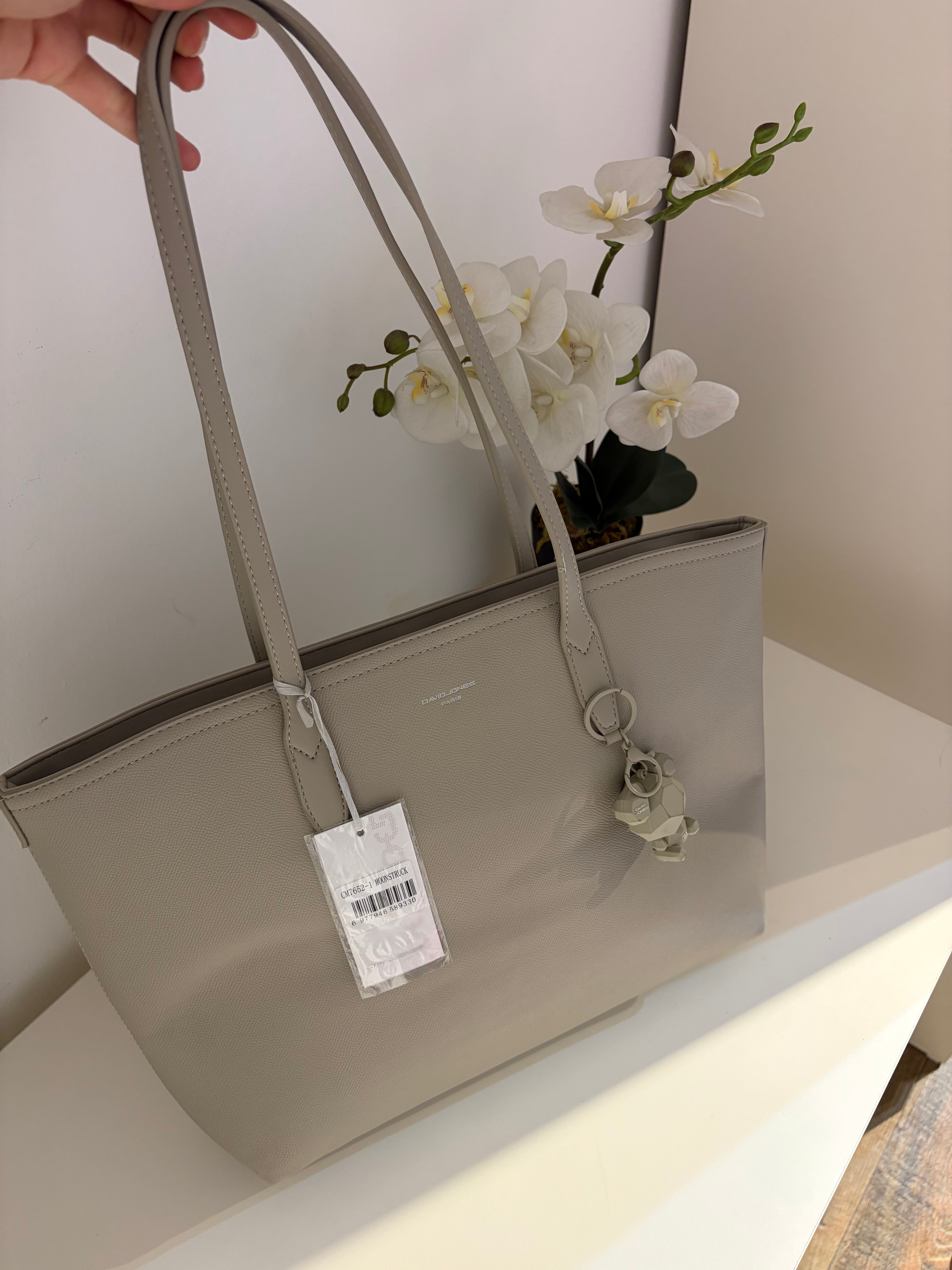 David jones tote