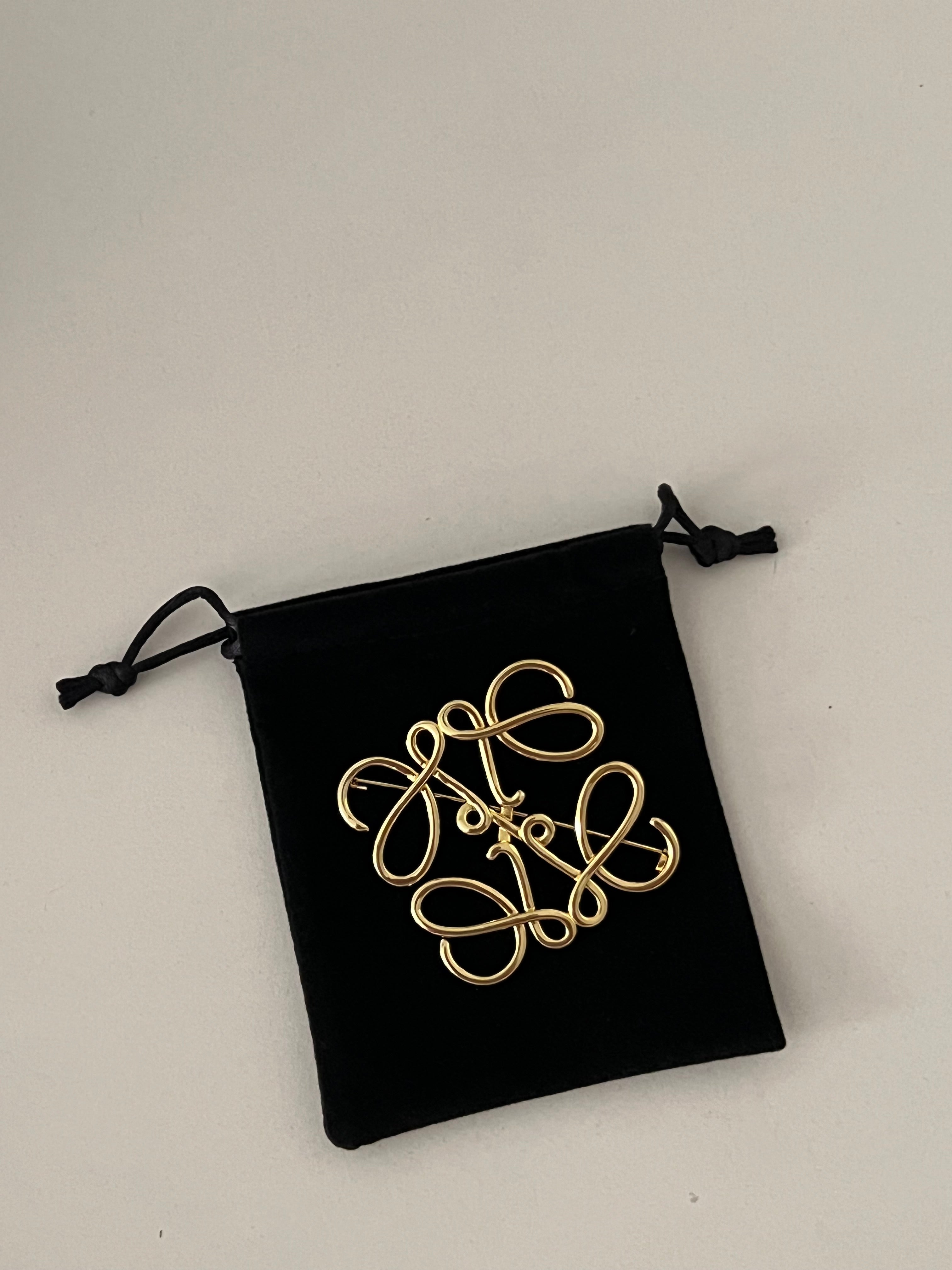 Loewe brooche