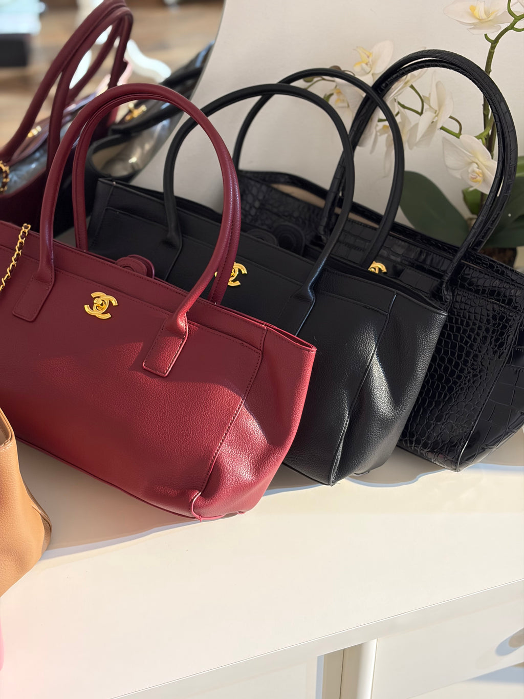 Chanel tote grained