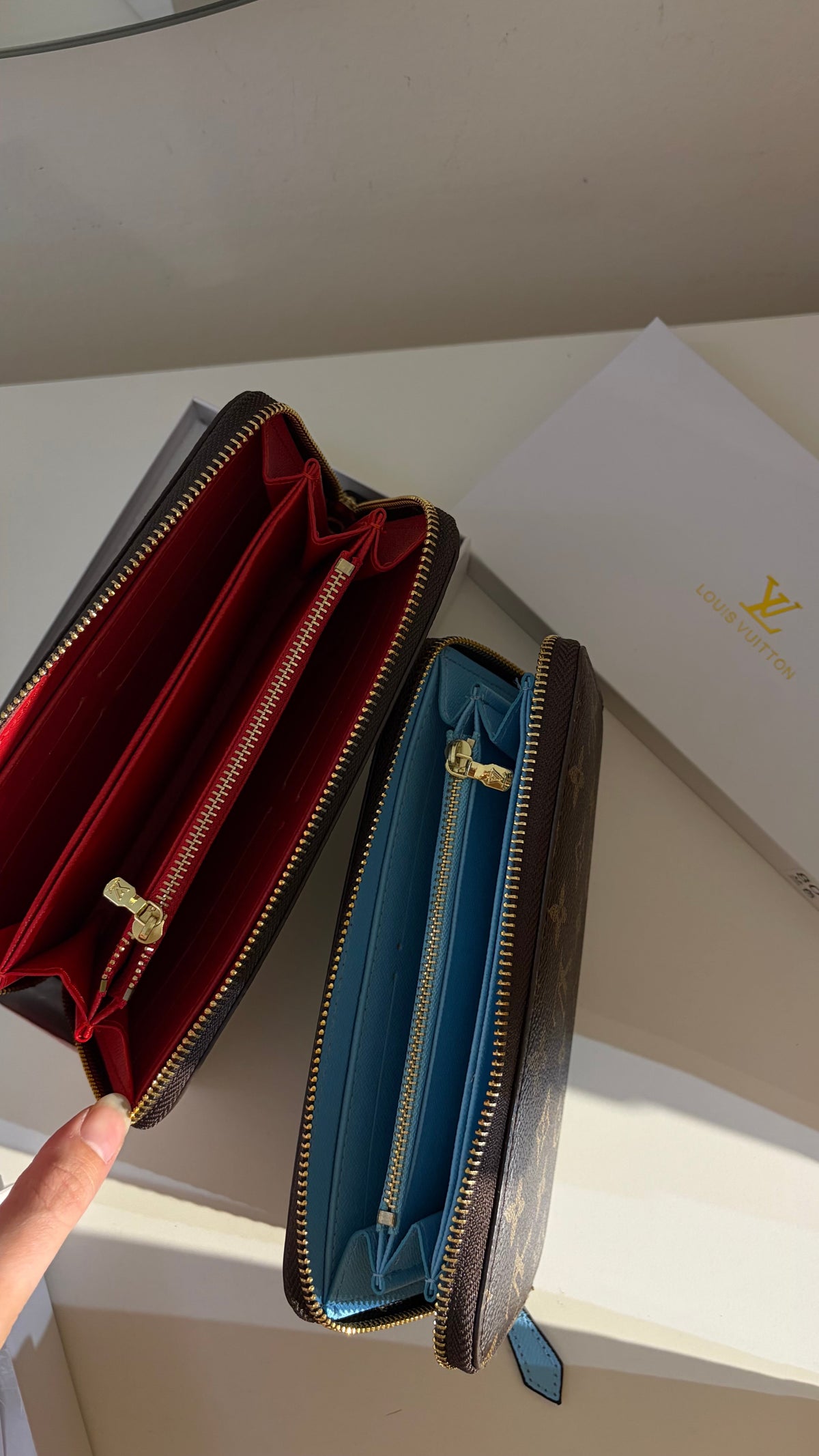 Lv wallets