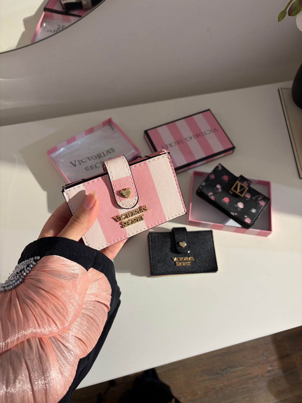 VS card holder