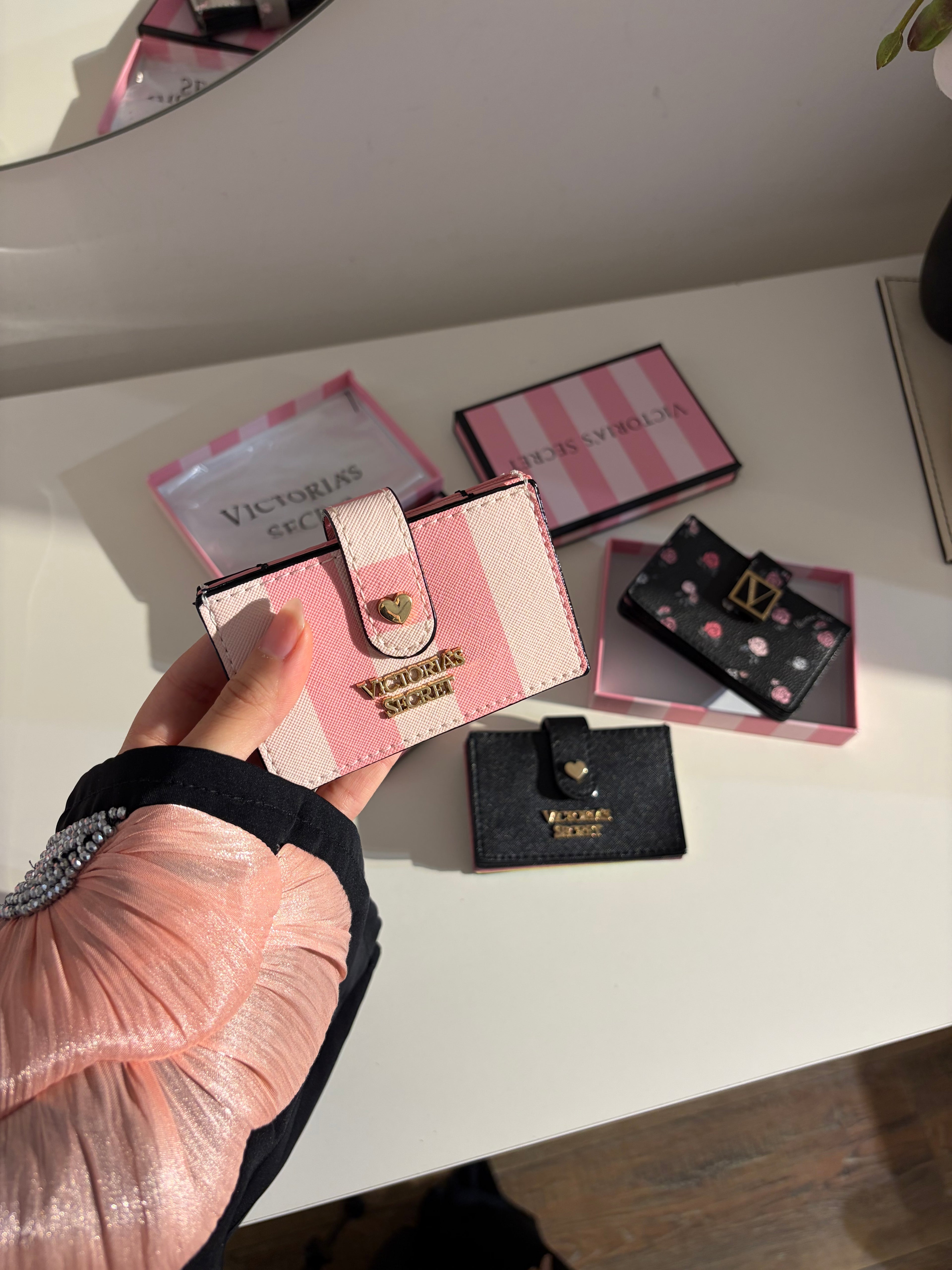 VS card holder