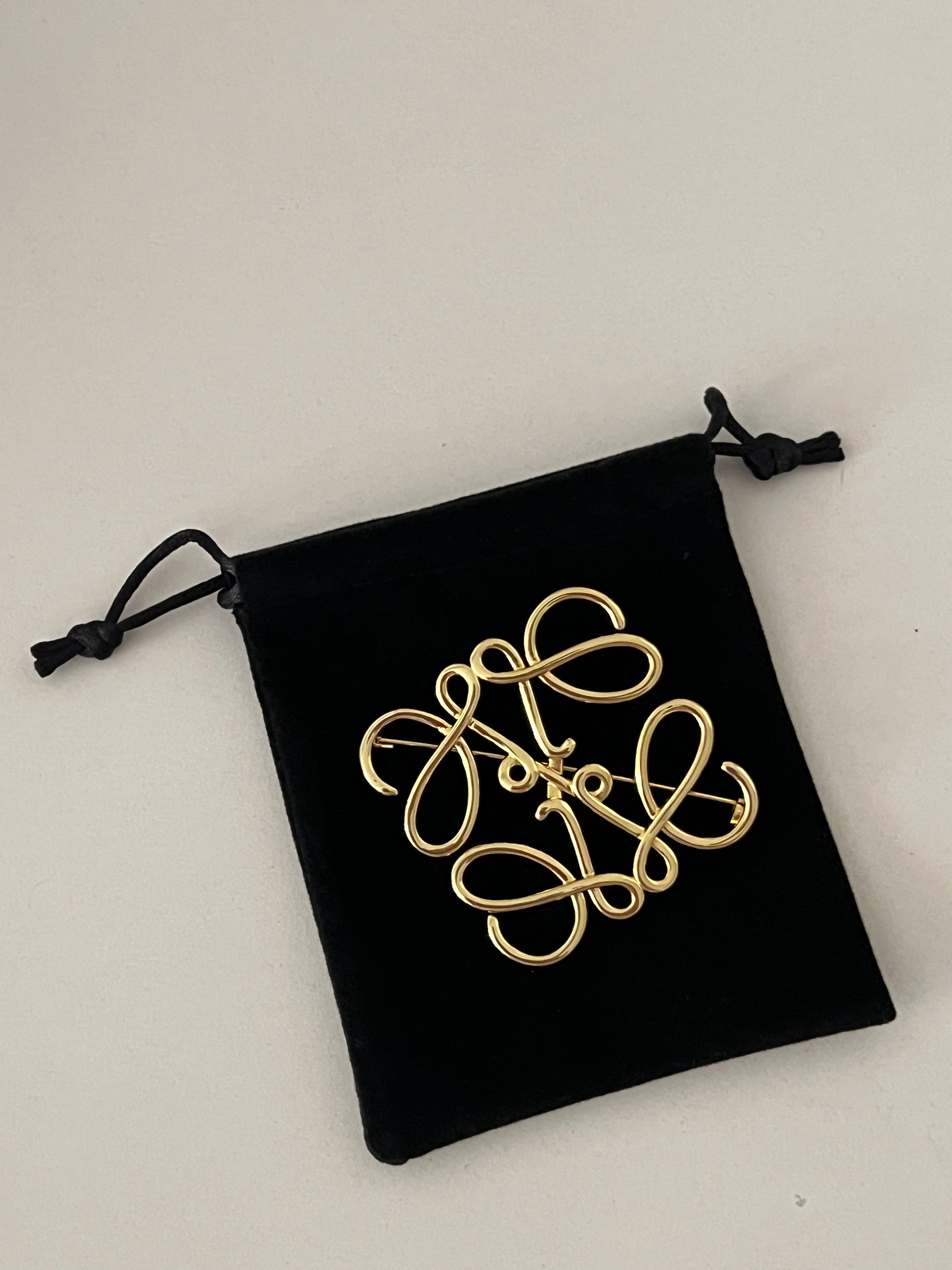 Loewe brooche