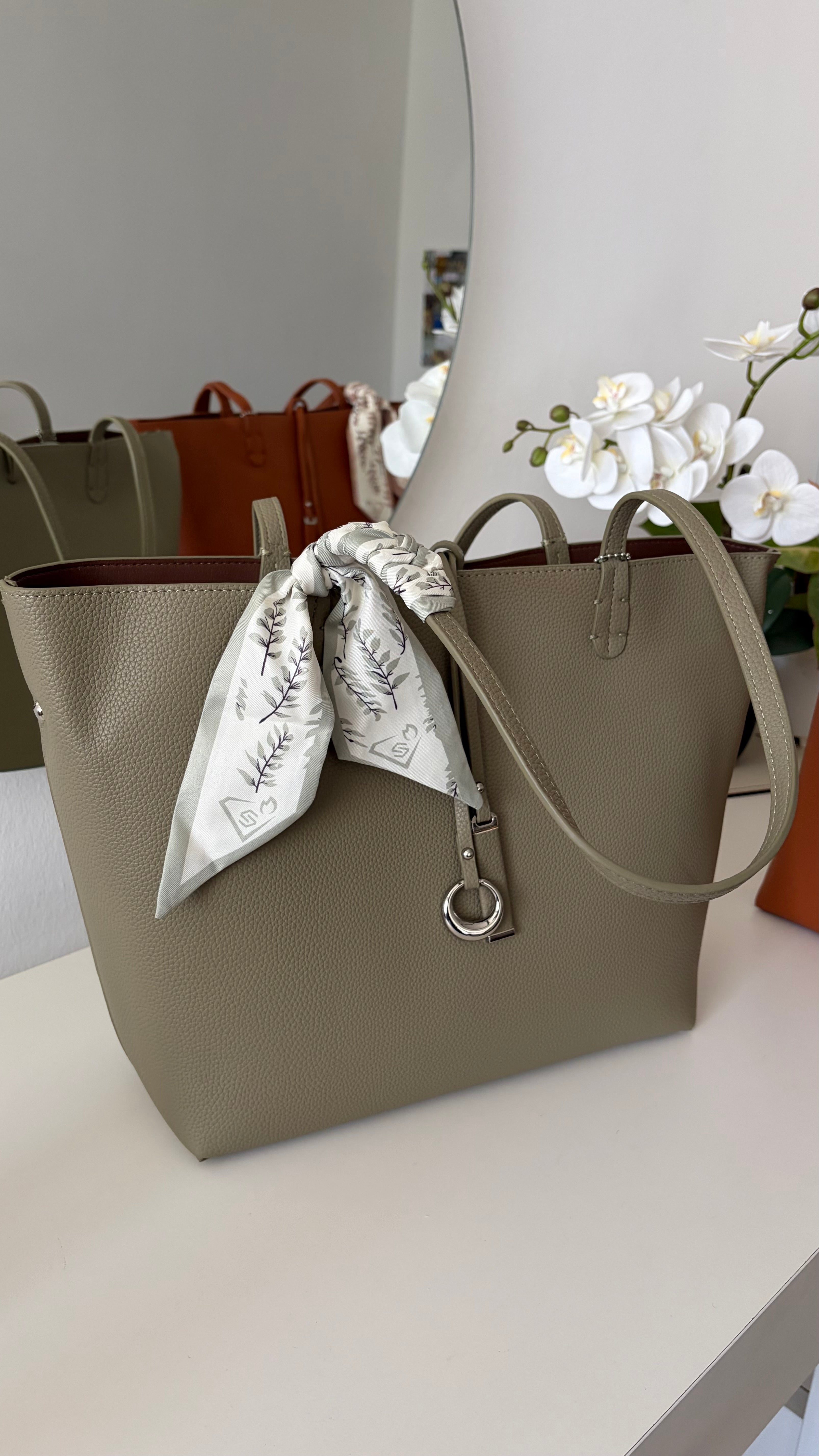 Scarf tote