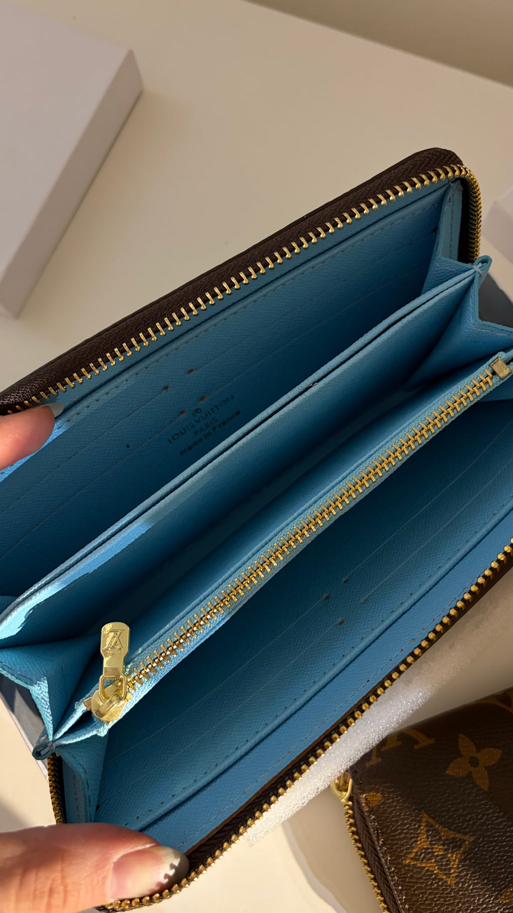 Lv wallets