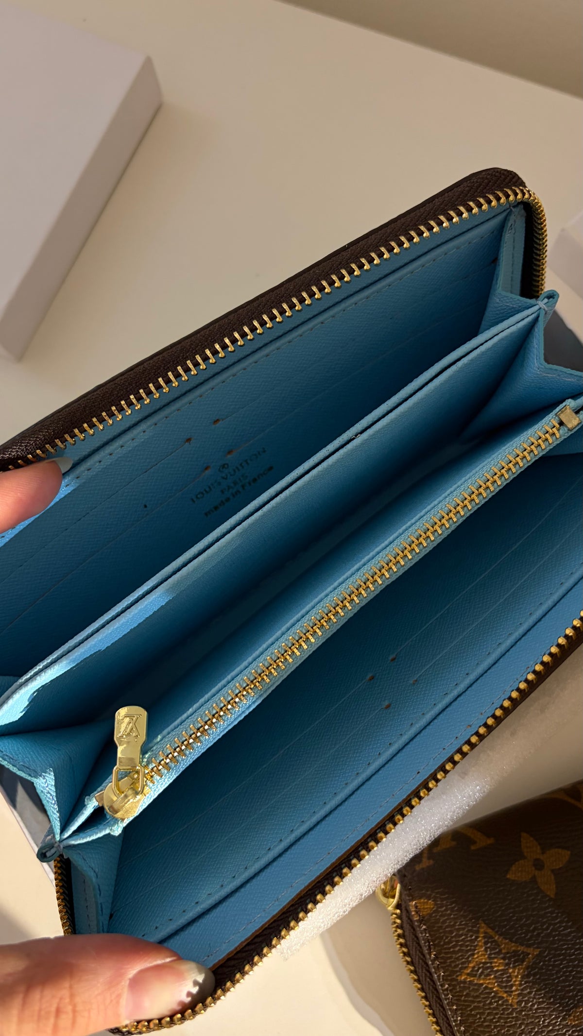 Lv wallets