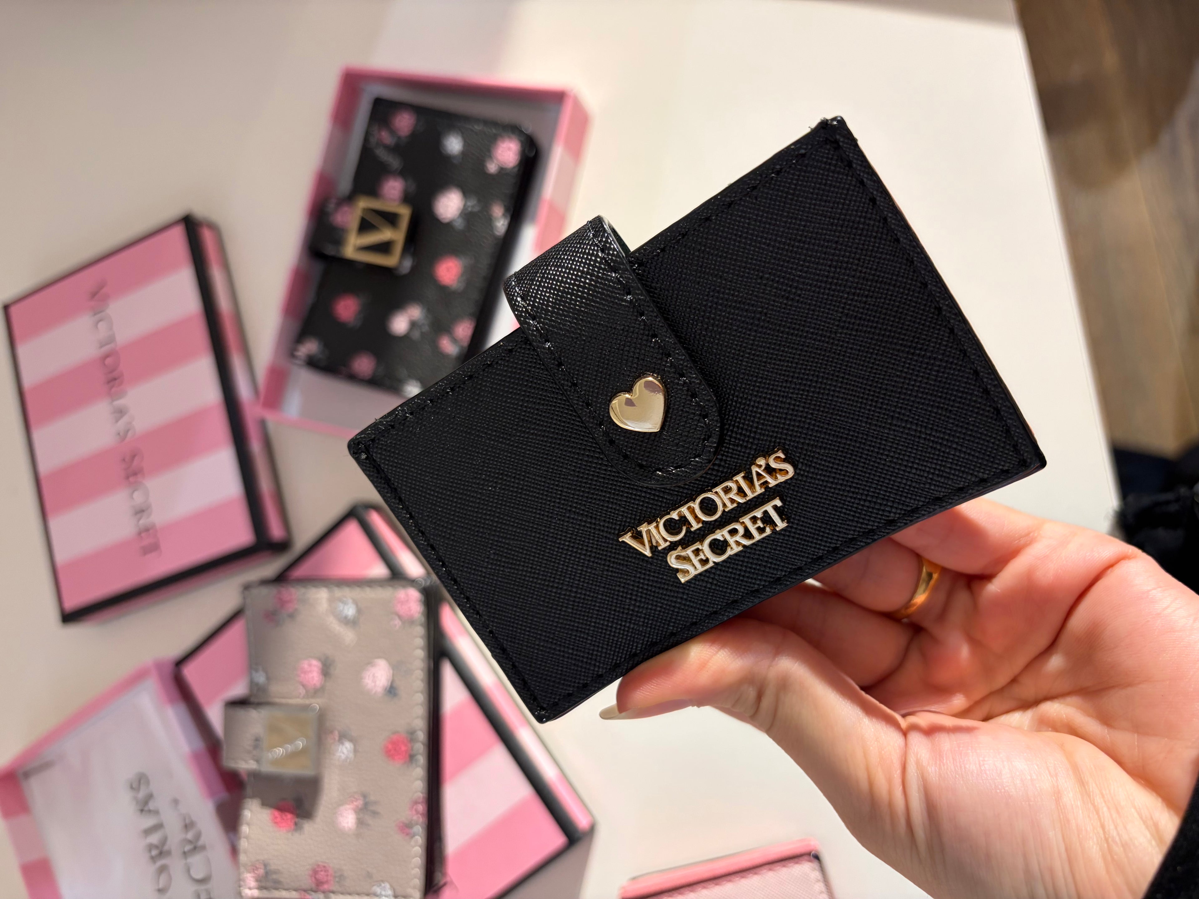 VS card holder