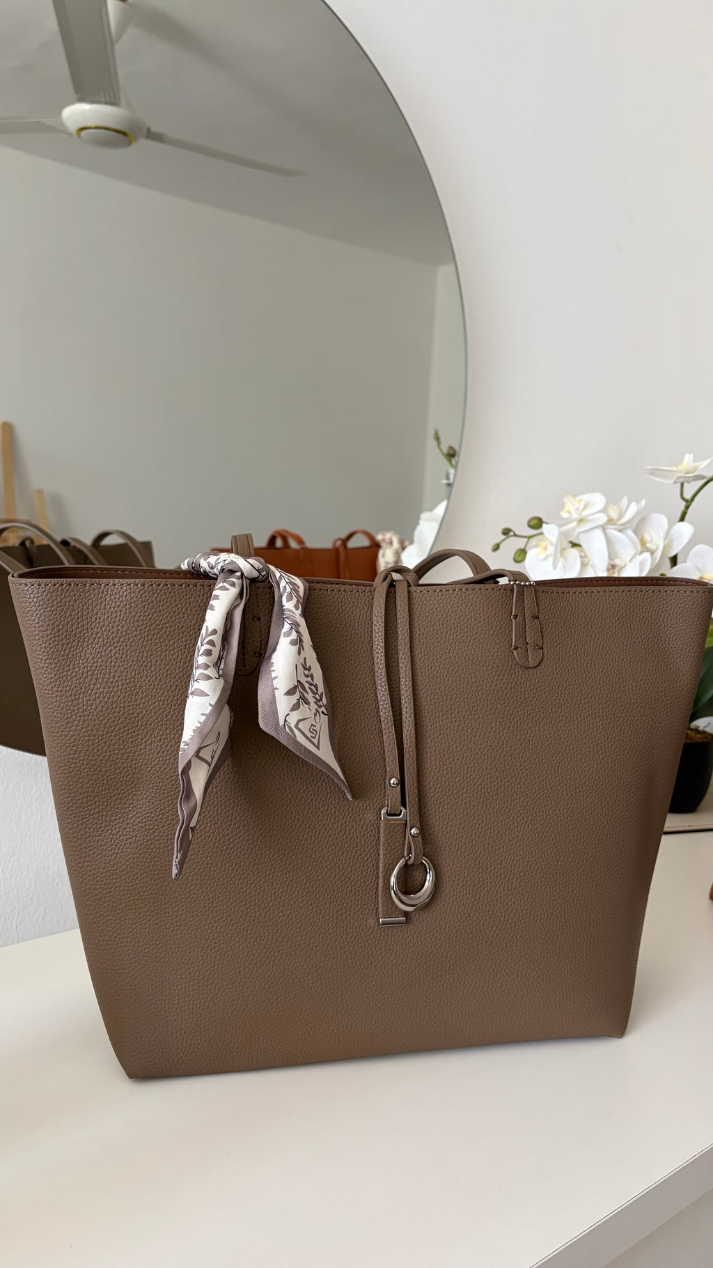 Scarf tote